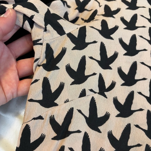 H&M Beige Pink Long Sleeve Blouse Size 10 - Picture 12 of 12